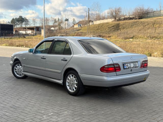 Mercedes E-Class foto 6