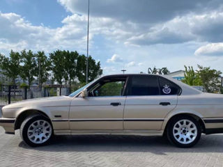 BMW 5 Series foto 2