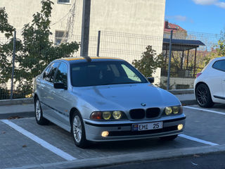 BMW 5 Series foto 3