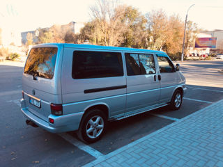 Volkswagen Caravelle foto 7