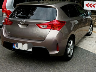 Toyota Auris foto 1