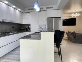 Apartament cu 3 camere, 110 m², Râșcani, Chișinău foto 3