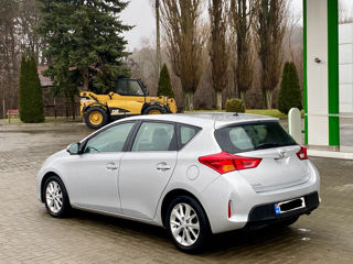 Toyota Auris foto 4