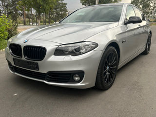 BMW 5 Series foto 2