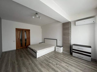 Apartament cu 2 camere, 78 m², Centru, Chișinău foto 2