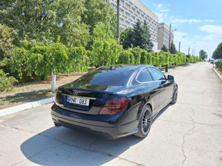 Mercedes C-Class Coupe foto 3