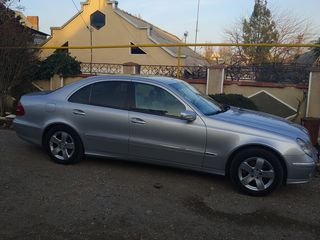 Mercedes E Class foto 2