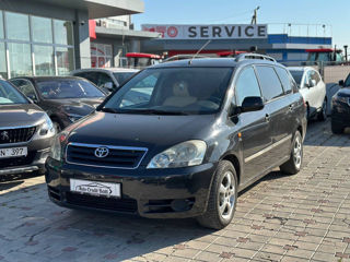 Toyota Avensis Verso foto 1