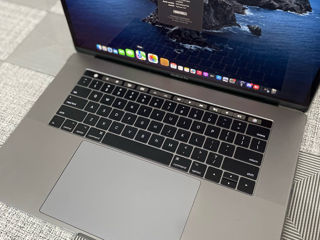 MacBook Pro 2017 15 inch foto 3