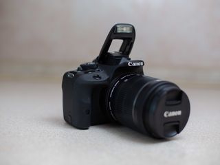 Canon Rebel SL1 (100D) (5000 de cadre) foto 1