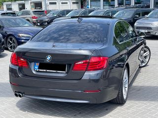 BMW 5 Series foto 4