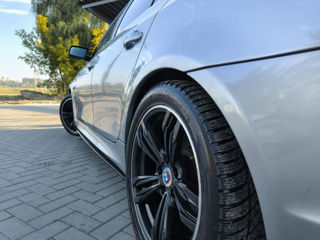 BMW 5 Series foto 10