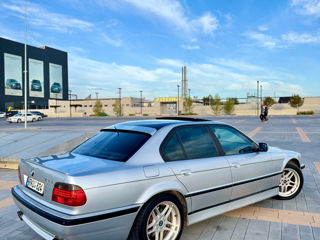 BMW 7 Series foto 4