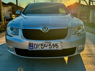 Skoda Superb foto 2