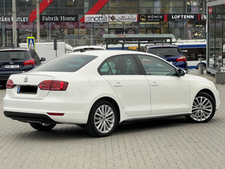 Volkswagen Jetta foto 4