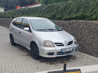 Nissan Almera Tino foto 1