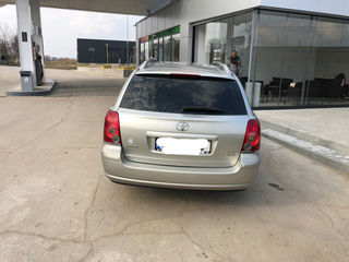 Toyota Avensis foto 3