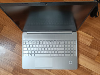 HP  15-DY1091WM (intel Core I3-1005G1, Ram 16gb, Ssd Nvme 512gb, 15.6" FullHD )  Дисплей — 15.6 дюйм foto 2