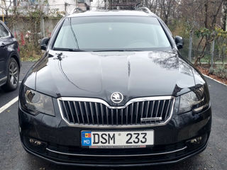 Skoda Superb foto 3