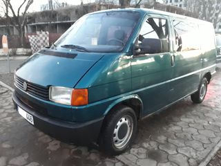 Volkswagen T4 foto 1