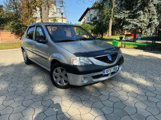 Dacia Logan foto 1