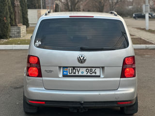 Volkswagen Touran foto 5