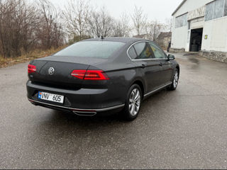 Volkswagen Passat foto 4