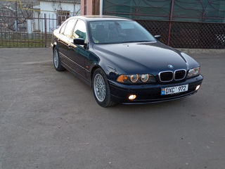 BMW 5 Series foto 2