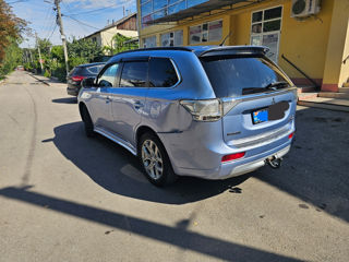 Mitsubishi Outlander foto 3