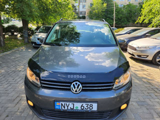 Volkswagen Touran foto 3