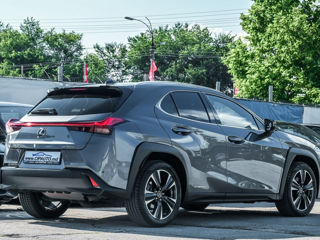 Lexus UX foto 2