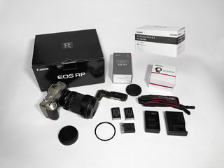 Canon EOS RP Gold + Sigma 18-300mm f/3.5-6.3 DC Macro (фул комплект)