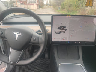 Tesla Model Y foto 7