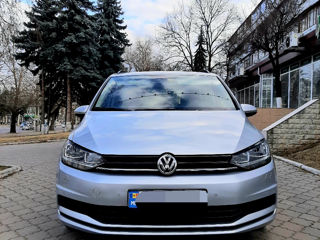 Volkswagen Touran foto 1