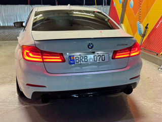 BMW 5 Series foto 2