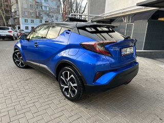 Toyota C-HR foto 2