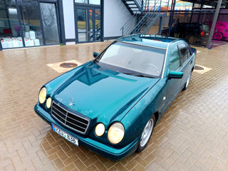 Mercedes E-Class foto 2