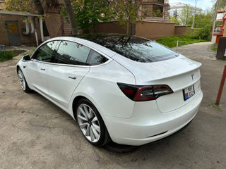 Tesla Model 3 foto 5