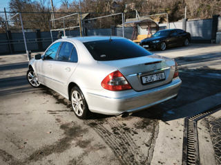 Mercedes E-Class foto 2