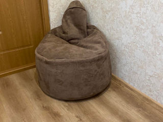 Безкаркасное кресло типа груша (BeanBag)