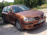 Nissan Almera foto 2