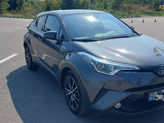 Toyota C-HR foto 4