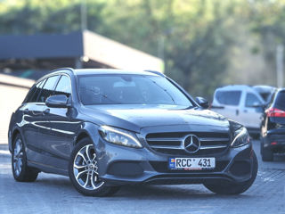 Mercedes C-Class foto 1