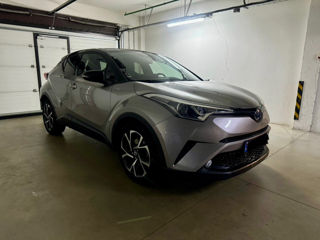 Toyota C-HR foto 2