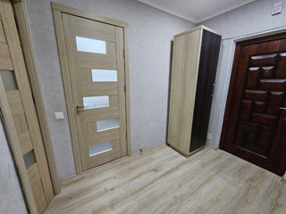 Apartament cu 2 camere, 57 m², Botanica, Chișinău foto 8