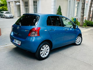 Toyota Yaris foto 2