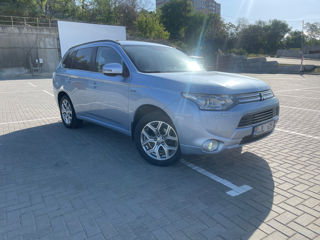 Mitsubishi Outlander foto 2