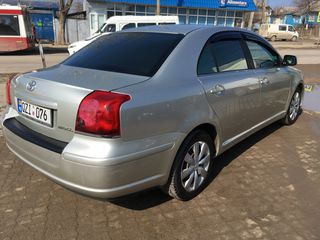 Toyota Avensis foto 3