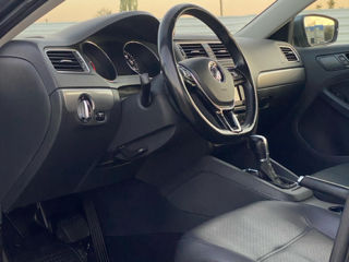 Volkswagen Jetta foto 7