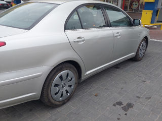 Toyota Avensis foto 7